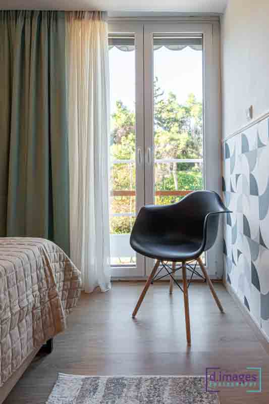 φωτογράφιση-διαμέρισμα-ανακαινισμένο-καρέκλα-κρεβατοκάμαρας-νο-91