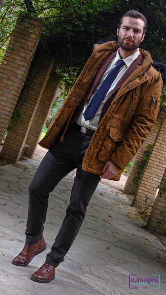 Φωτογράφιση μόδας με μοντέλο άνδρα σε κήπο Νο4