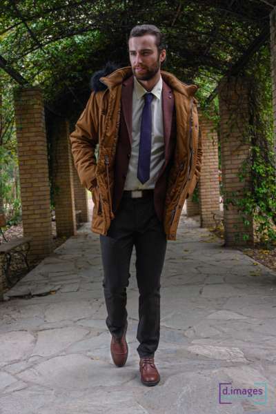 Φωτογράφιση μόδας με μοντέλο άνδρα σε κήπο Νο5