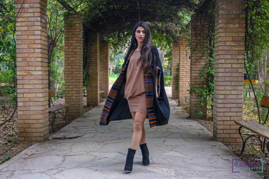 Φωτογράφιση μόδας με μοντέλο γυναίκα σε κήπο Νο1