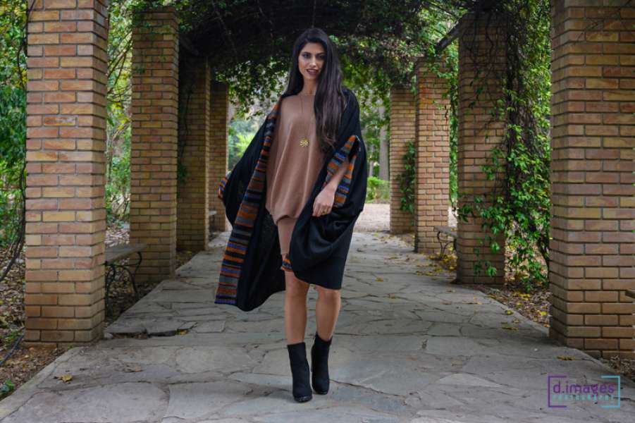 Φωτογράφιση μόδας με μοντέλο γυναίκα σε κήπο Νο2