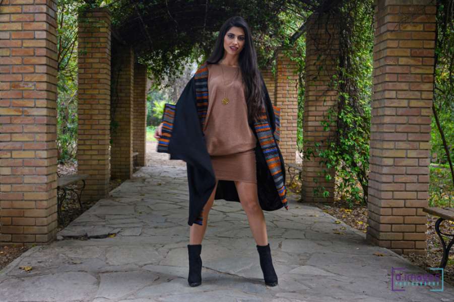 Φωτογράφιση μόδας με μοντέλο γυναίκα σε κήπο Νο3