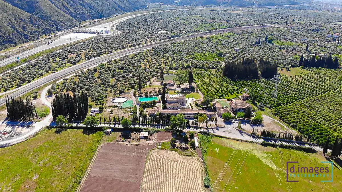 Αεροφωγραφία παραδοσιακού ξενοδοχείου Semantron Traditional Village,