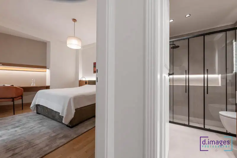φωτογράφιση-διαμέρισμα-airbnb-κολωνάκι-υπνοδωμάτιο-και-μπάνιο