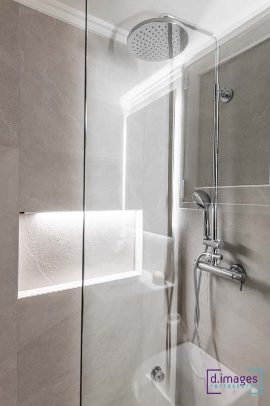 φωτογράφιση-διαμέρισμα-airbnb-κολωνάκι-χώρος-ντουζιέρας